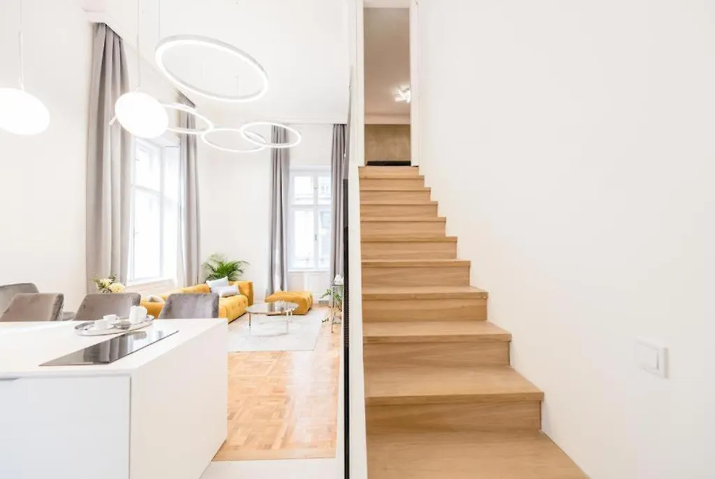 Andrassy Apartment With Free Parking Budapest