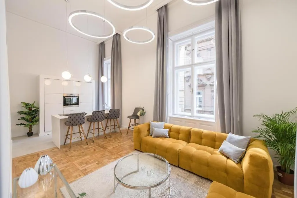 Andrassy Apartment With Free Parking Budapest